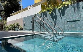 Dubourcq Residence - Flat 2 quartos no Centro de Porto de Galinhas por Yolo